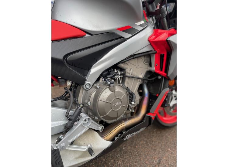 APRILIA TUONO 660