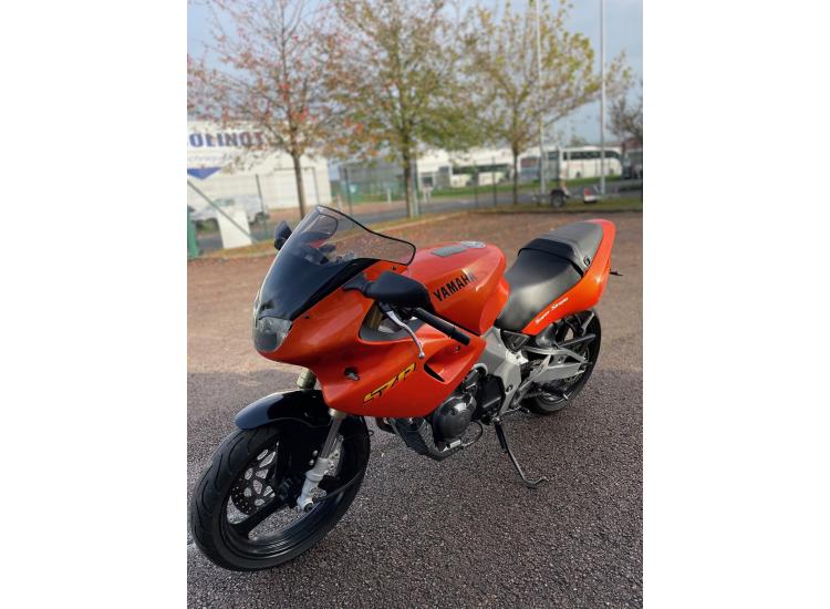 YAMAHA SZR 660