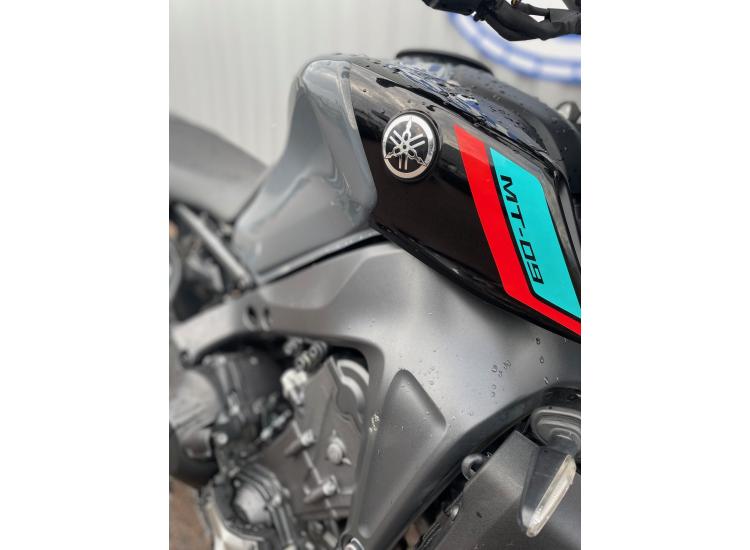 YAMAHA MT-09