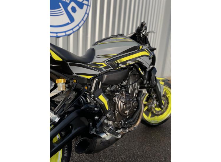 YAMAHA MT-07