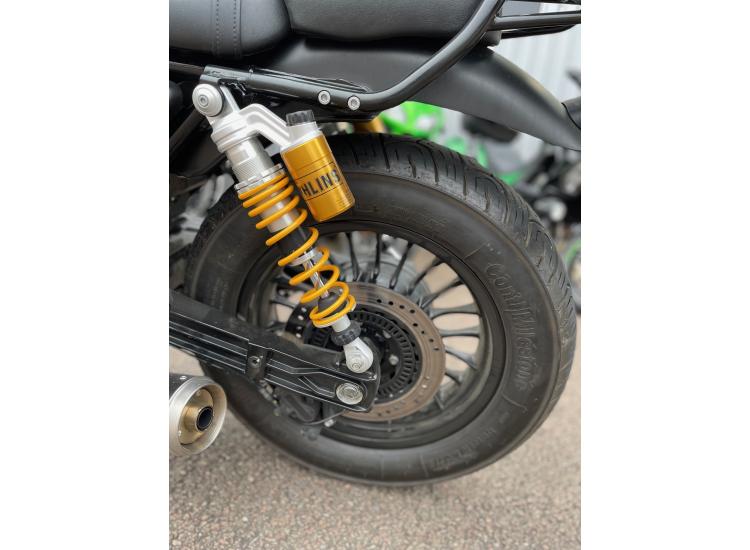 MOTO GUZZI V9 BOBBER