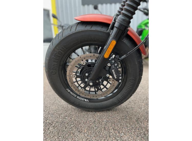 MOTO GUZZI V9 BOBBER