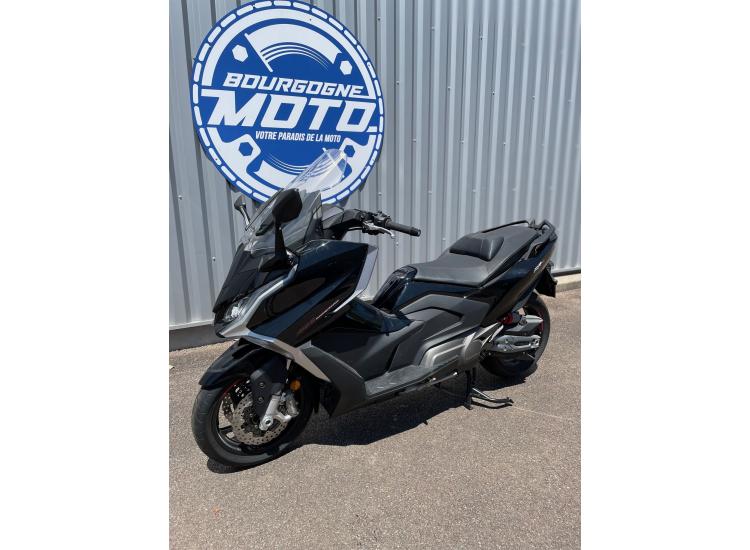 KYMCO AK 550