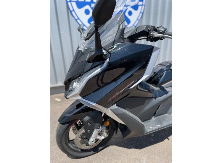 KYMCO AK 550