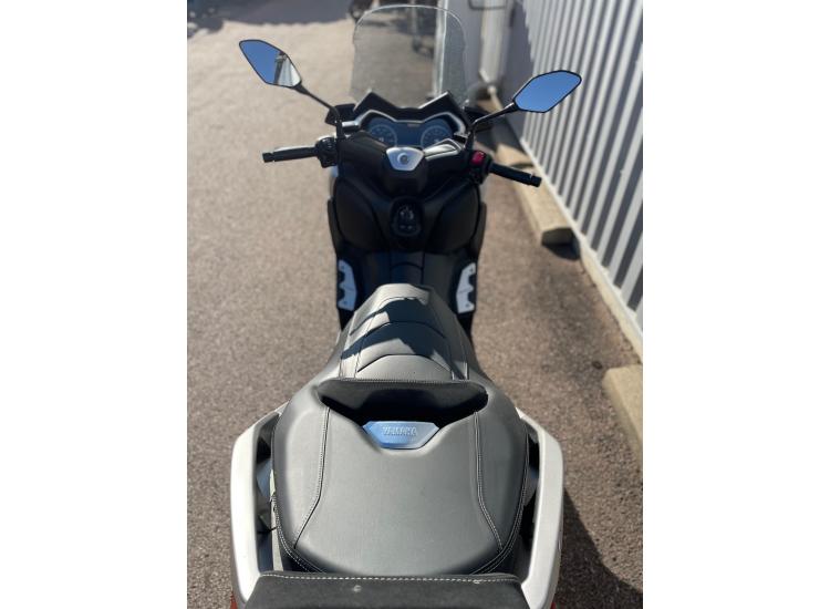 YAMAHA XMAX 125