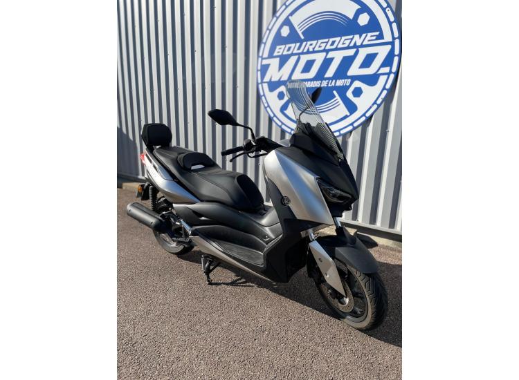 YAMAHA XMAX 125