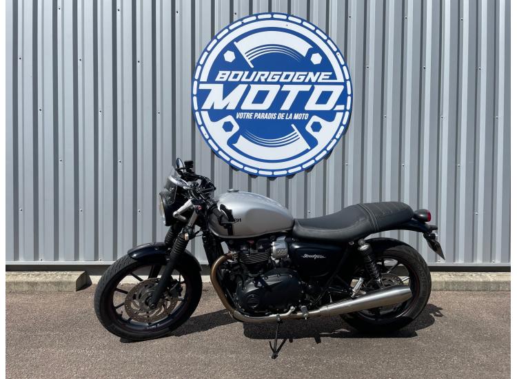 TRIUMPH STREET TWIN  900