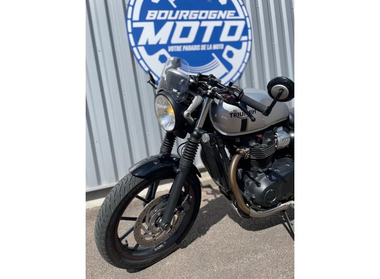 TRIUMPH STREET TWIN  900