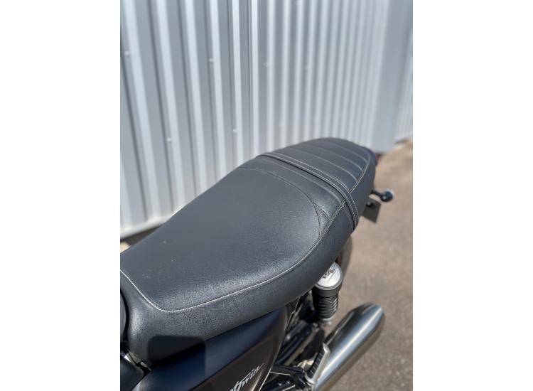 TRIUMPH STREET TWIN  900